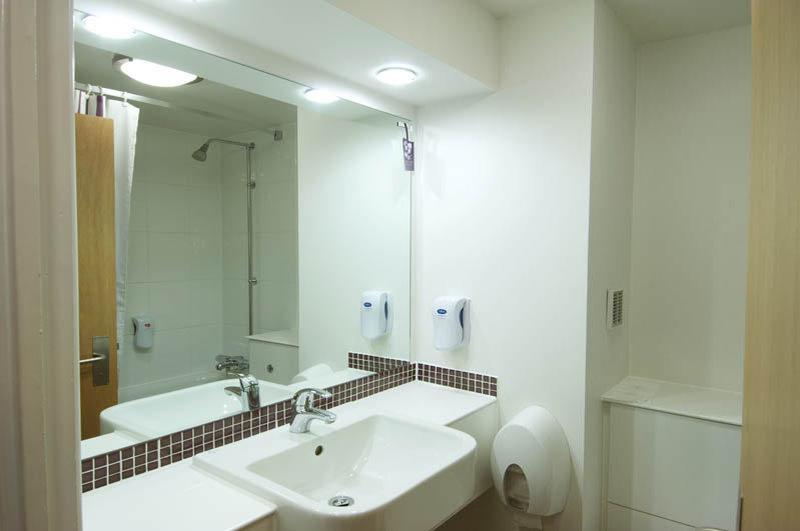 Premier Inn Stirling South ภายนอก รูปภาพ