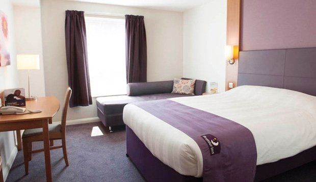 Premier Inn Stirling South ภายนอก รูปภาพ